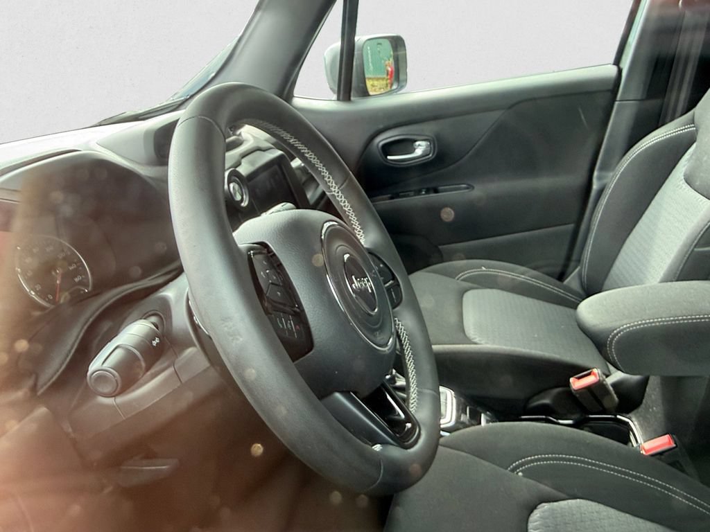 Used 2021 Jeep Renegade Latitude AWD/4WD image 7