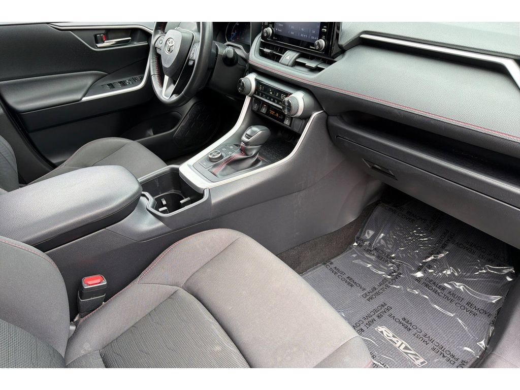 Used 2022 Toyota RAV4 SE w/ Weather & Moonroof Package AWD/4WD image 16