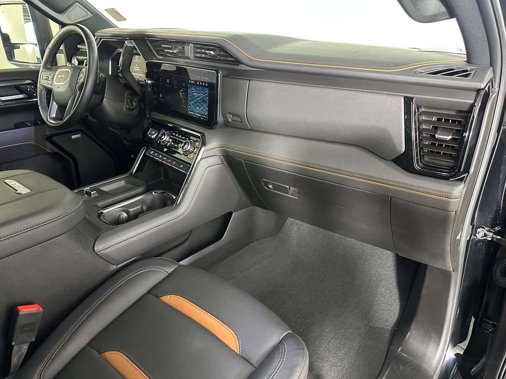 Used 2025 GMC Sierra 3500 AT4 w/ AT4 Premium Plus Package AWD/4WD image 32