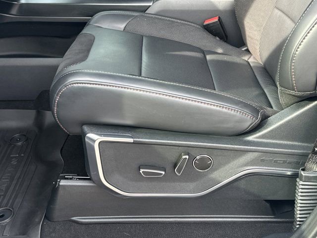 Used 2025 Ford F150 Raptor image 11
