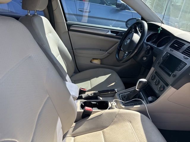 Used 2015 Volkswagen Golf S image 13