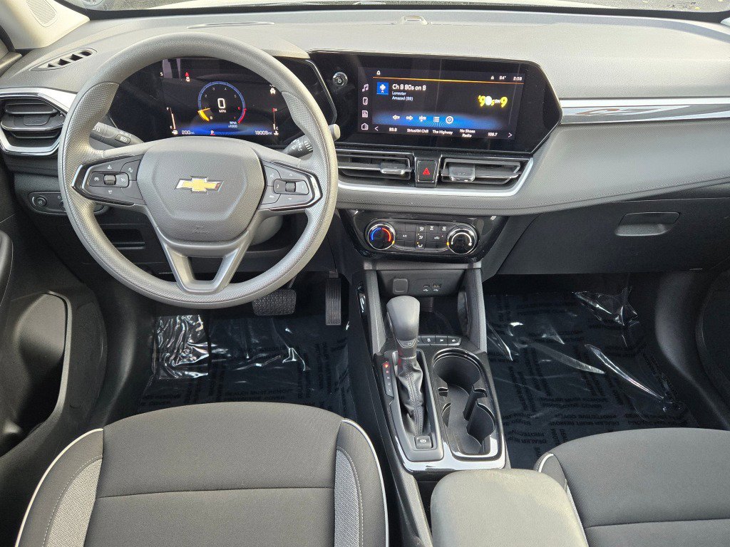 Used 2025 Chevrolet TrailBlazer LT image 16