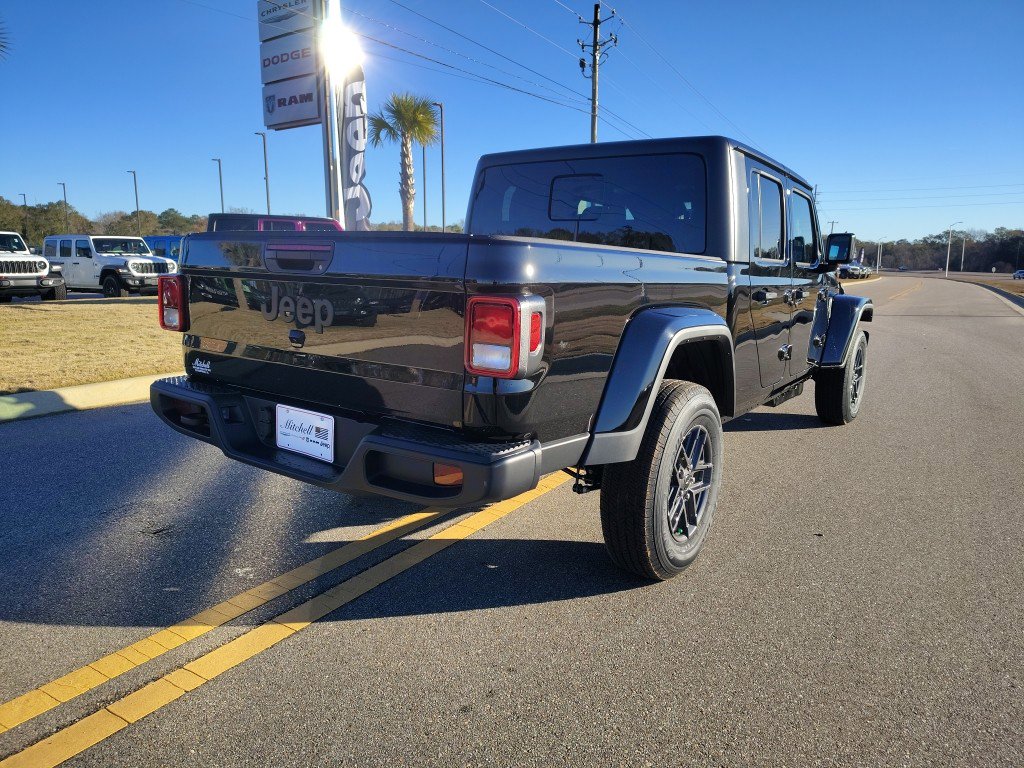 New 2026 Jeep Gladiator Sport AWD/4WD image 10