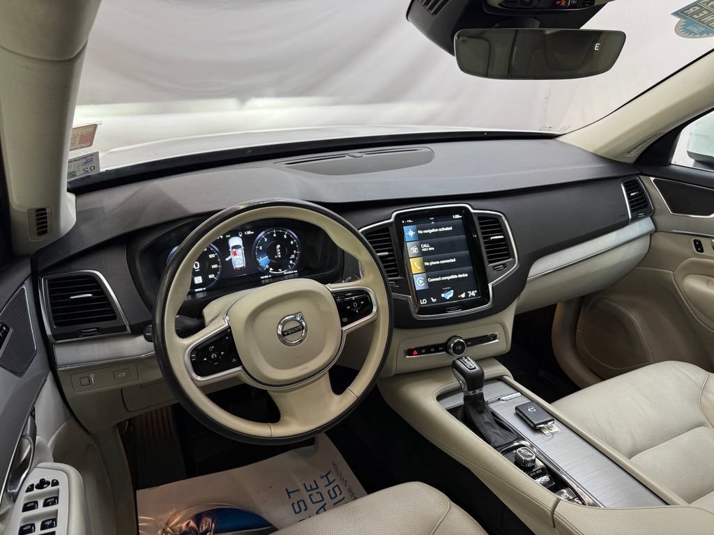 Used 2021 Volvo XC90 T5 Momentum w/ Climate Package AWD/4WD image 9