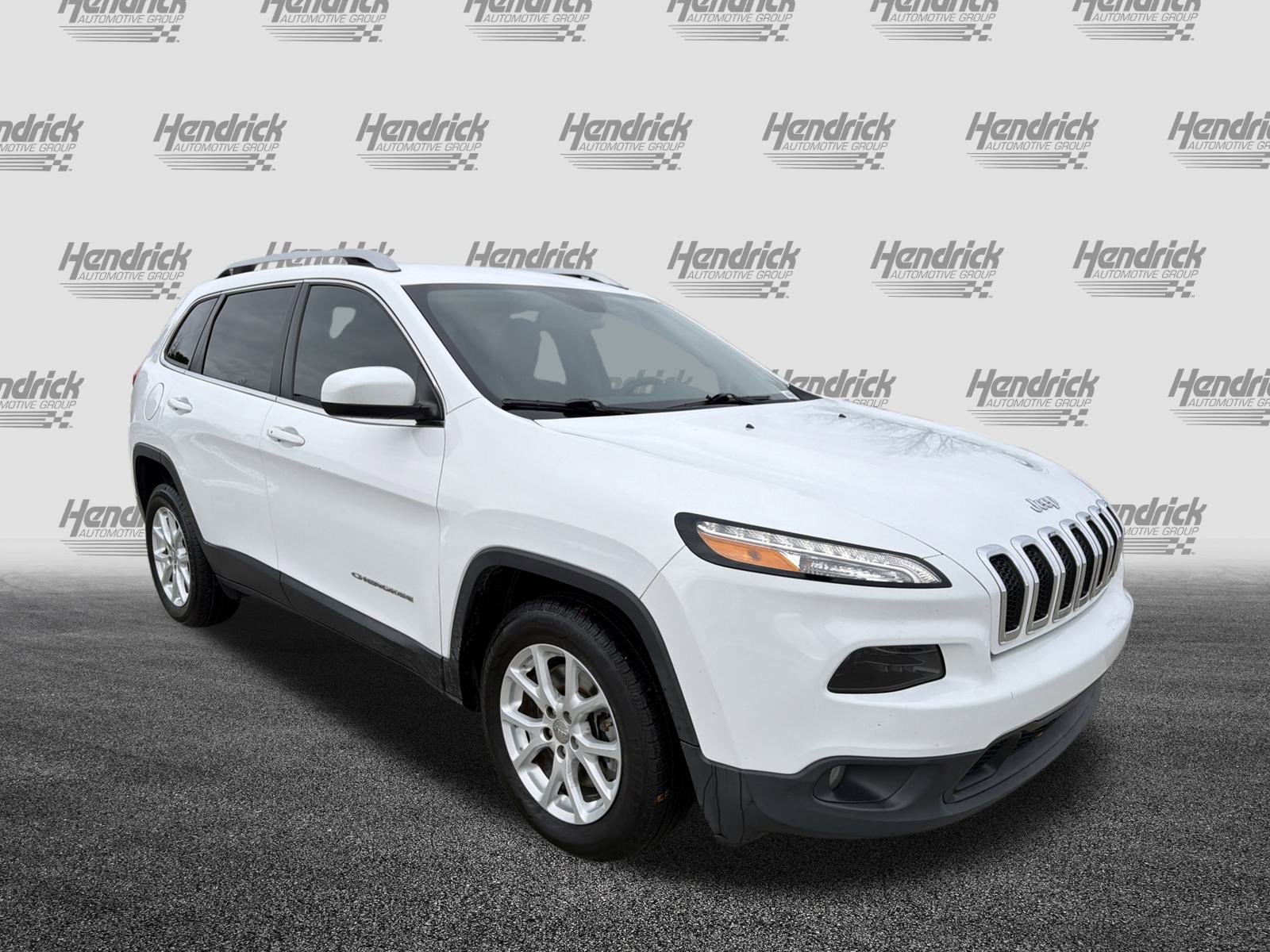 Used 2018 Jeep Cherokee Latitude Plus image 2