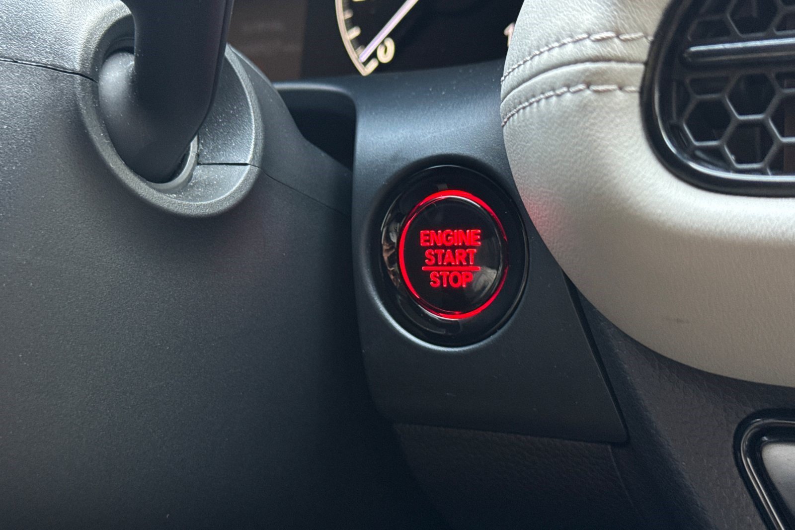 Certified 2025 Honda HR-V LX image 17