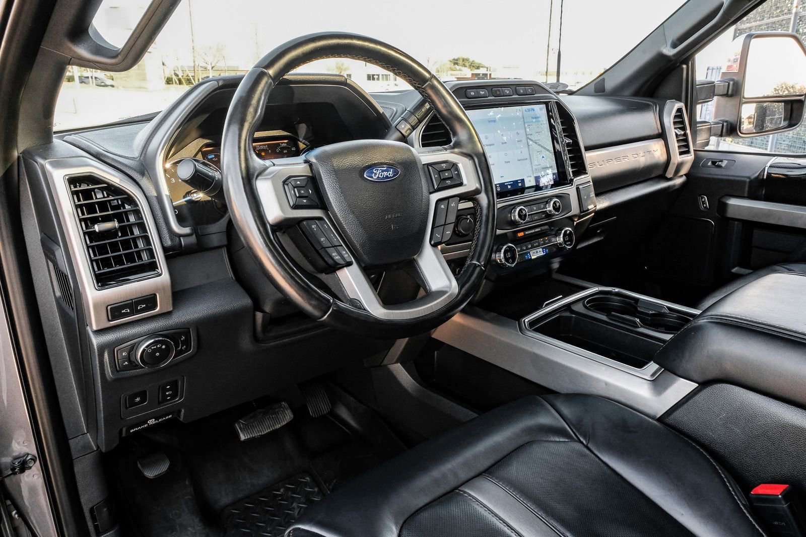 Used 2022 Ford F250 Platinum w/ FX4 Off-Road Package AWD/4WD image 3