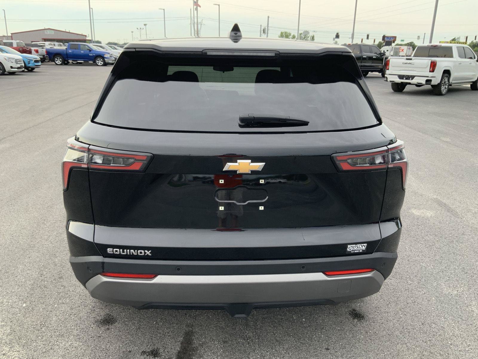 Used 2025 Chevrolet Equinox LT FWD image 9