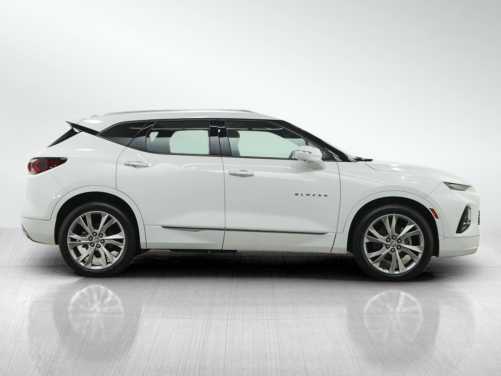 Used 2019 Chevrolet Blazer Premier w/ Sun and Wheels Package AWD/4WD image 6