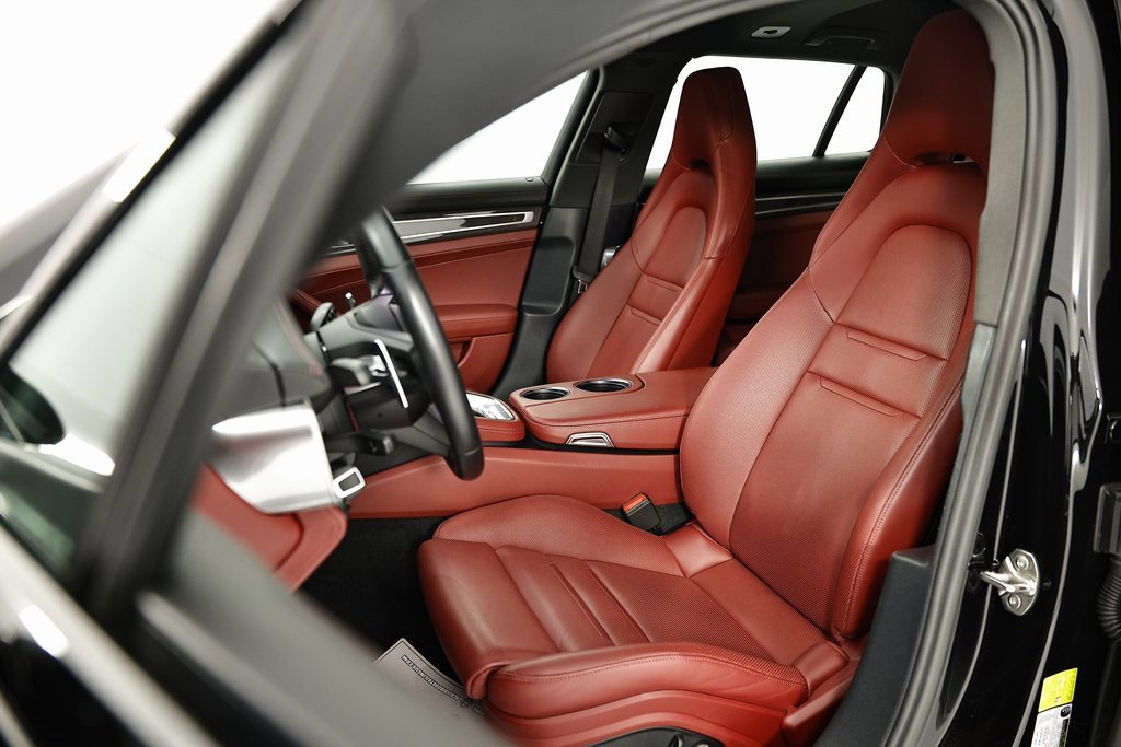 Certified 2023 Porsche Panamera 4S image 5