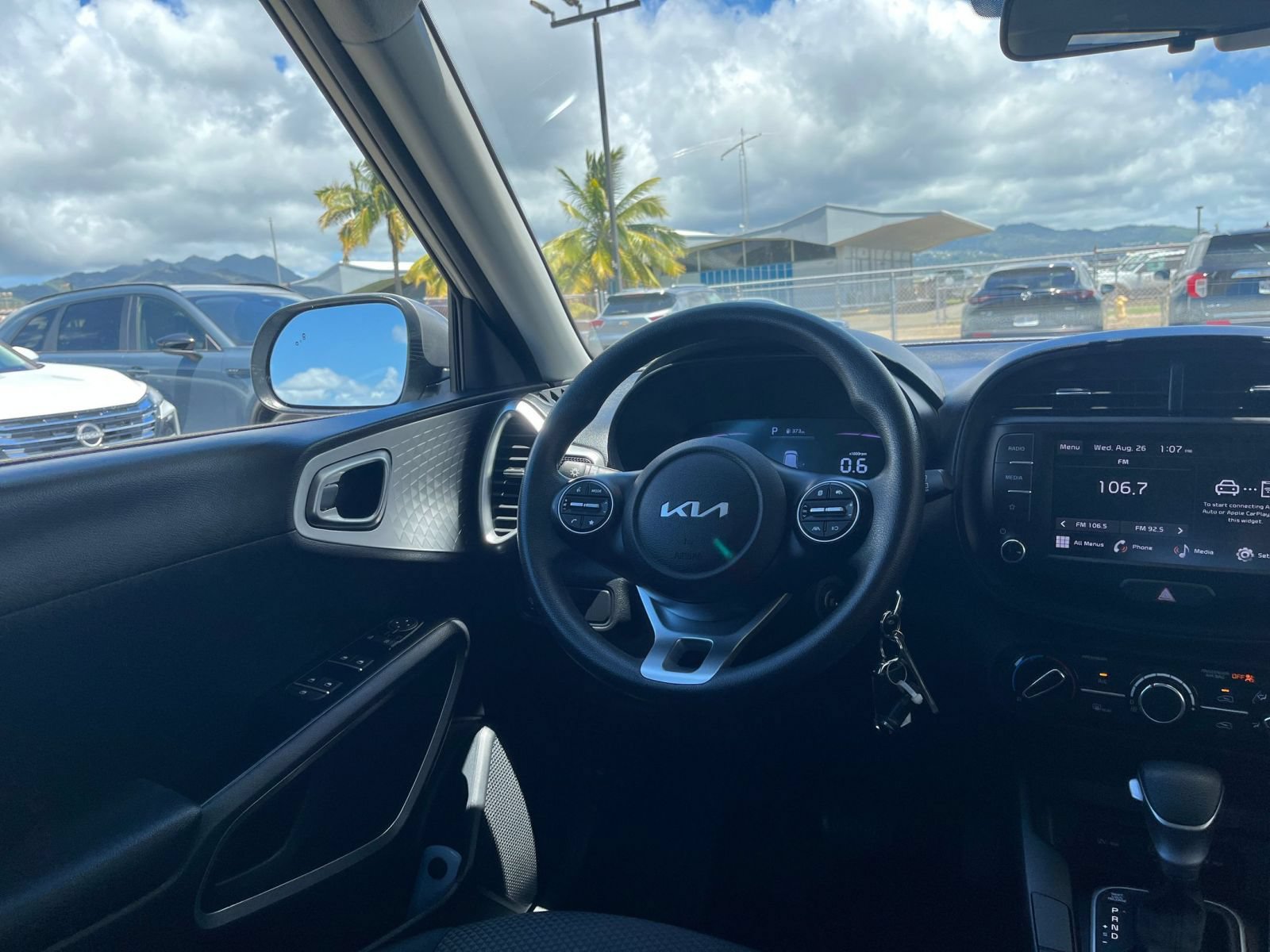 Used 2025 Kia Soul LX w/ LX Technology Package FWD image 30
