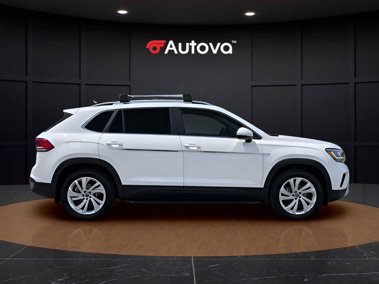 Used 2021 Volkswagen Atlas Cross Sport SEL AWD/4WD image 2