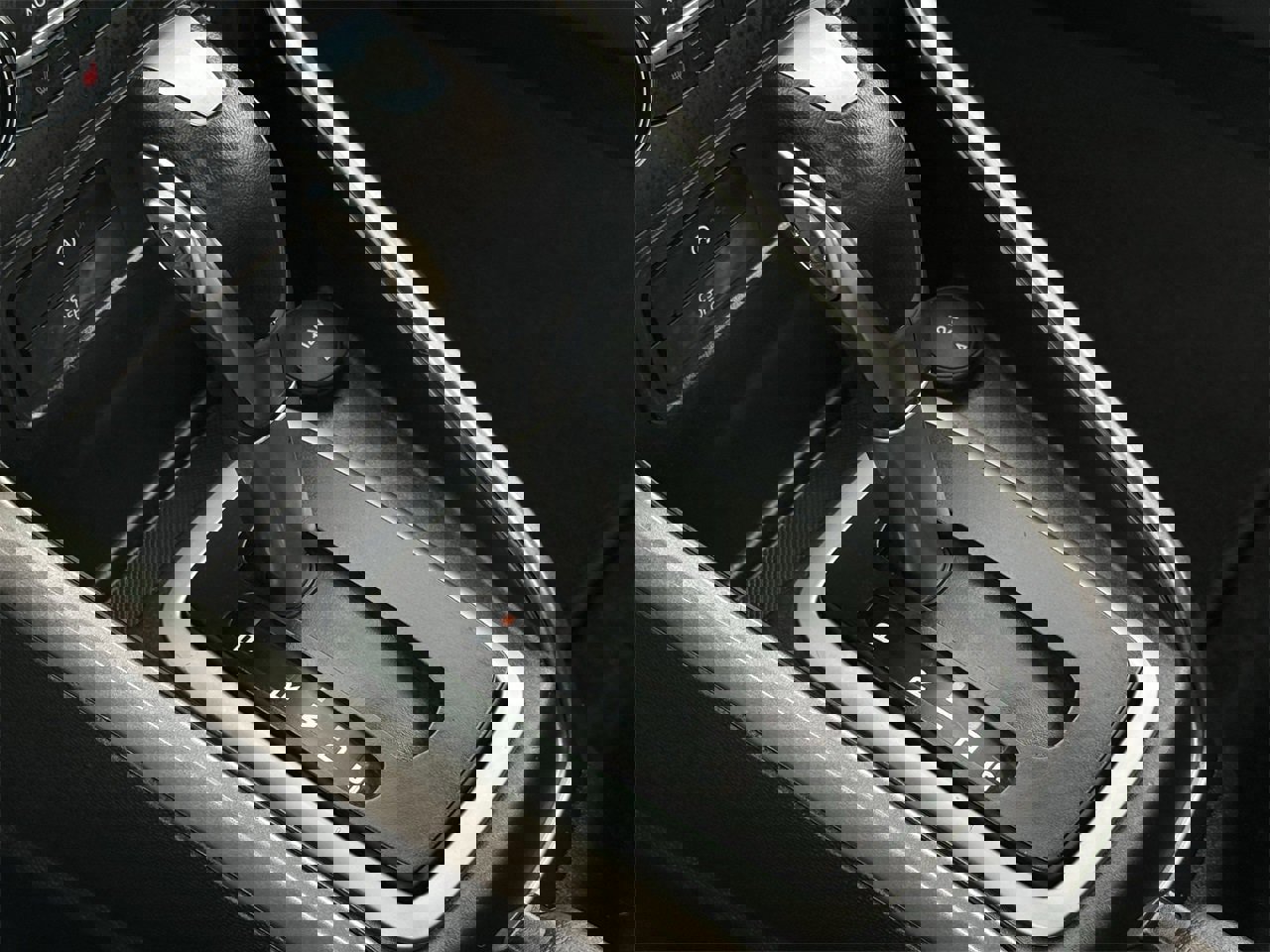 Used 2020 Ford EcoSport SE image 18