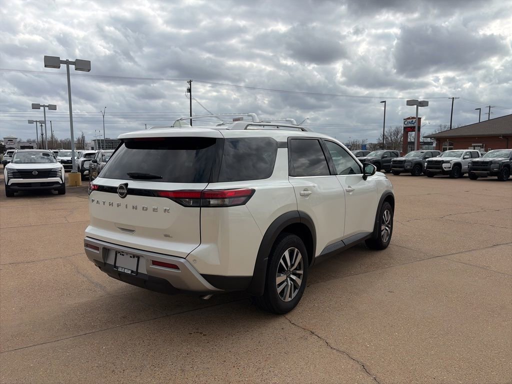 Certified 2024 Nissan Pathfinder SL image 4