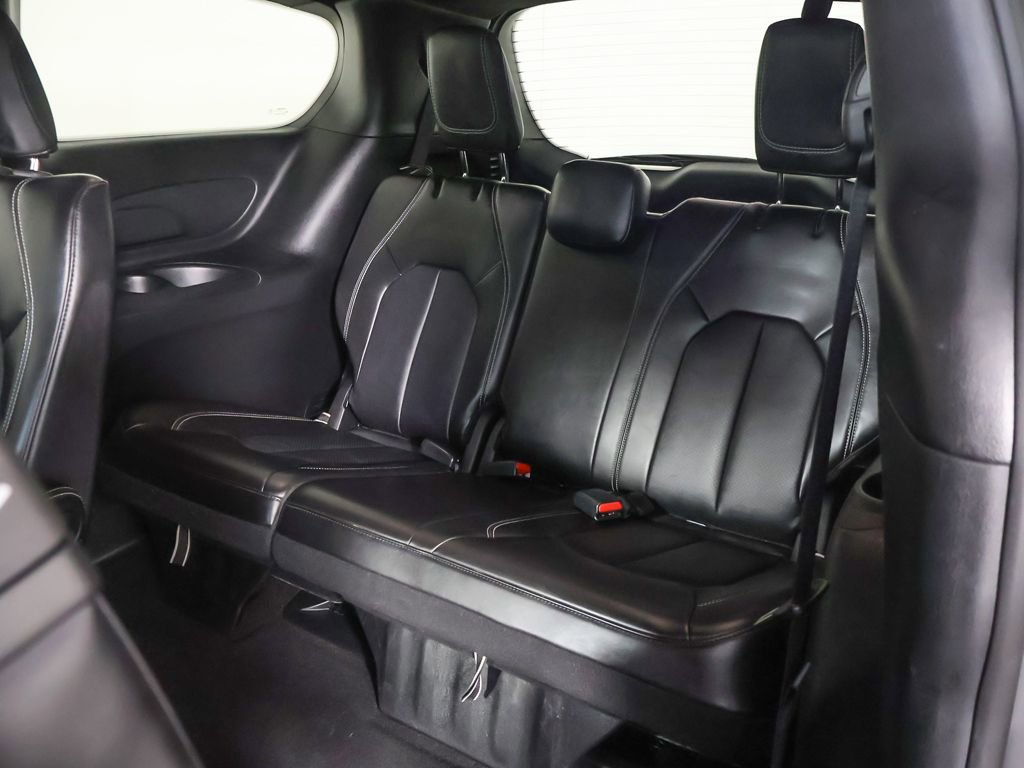 Used 2025 Chrysler Pacifica Select FWD image 33