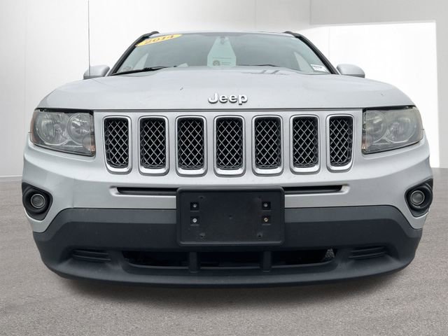 Used 2014 Jeep Compass Latitude FWD image 32