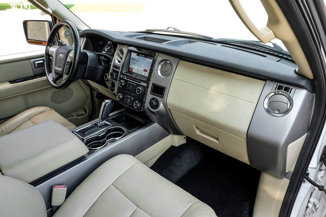 Used 2017 Ford Expedition Limited w/ Equipment Group 301A RWD image 13