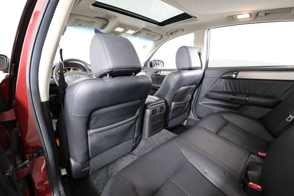 Used 2007 INFINITI M45 Sport w/ Technology Pkg RWD image 14