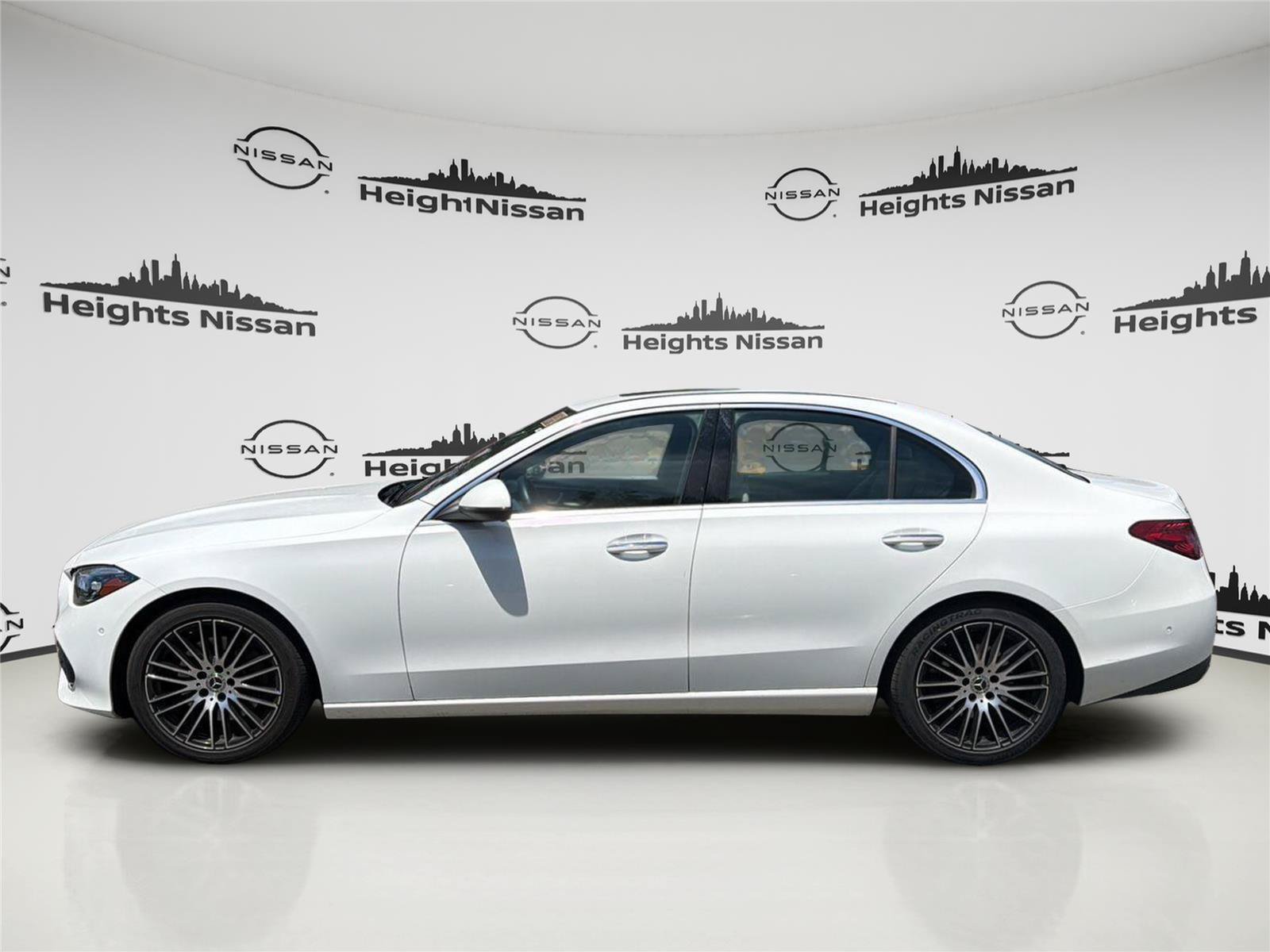 Used 2025 Mercedes-Benz C 300 4MATIC Sedan image 2