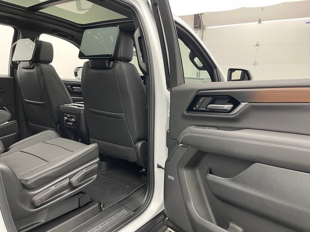 New 2026 GMC Yukon XL Denali w/ Denali Reserve Package AWD/4WD image 43