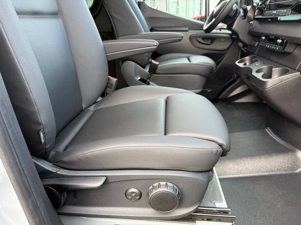 New 2025 Mercedes-Benz Sprinter 2500 image 16