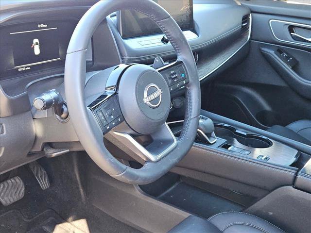 Used 2024 Nissan Rogue Platinum FWD image 9