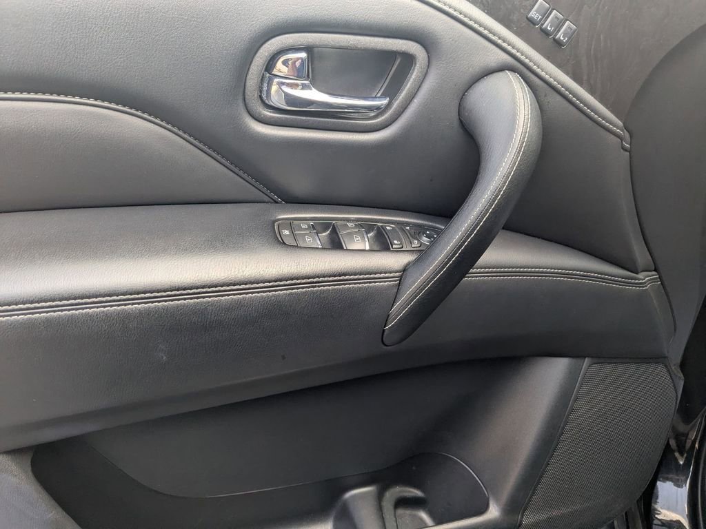Used 2024 INFINITI QX80 Luxe image 23