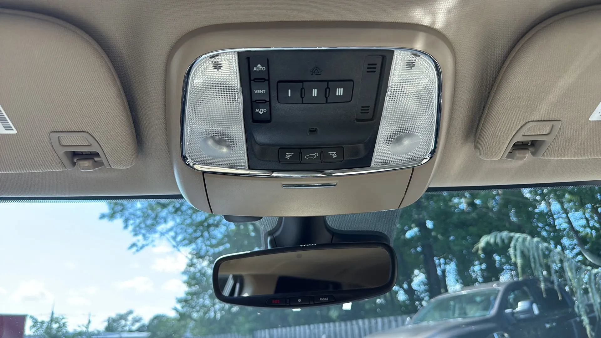 Used 2018 Jeep Grand Cherokee Limited AWD/4WD image 37