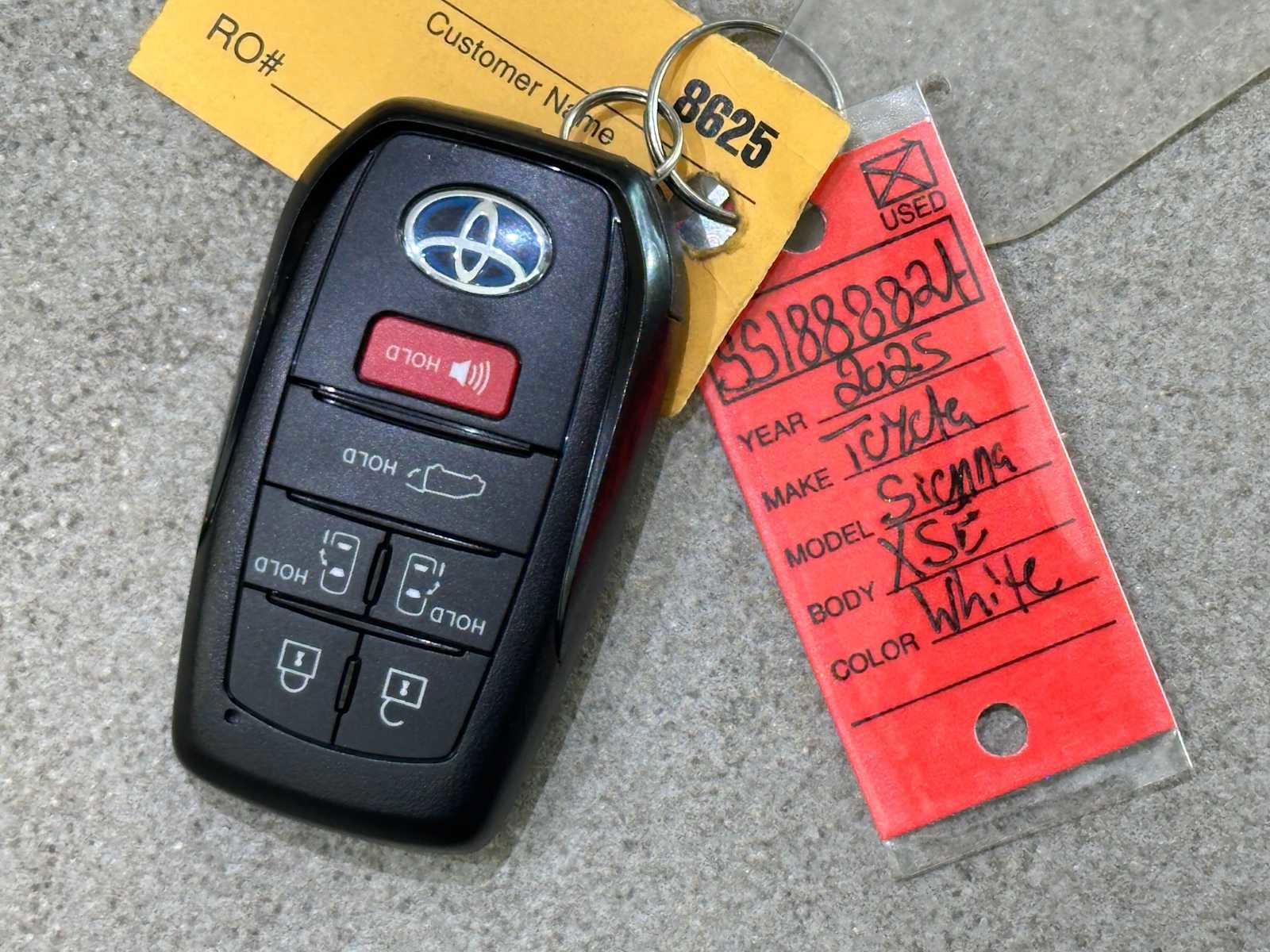 Used 2025 Toyota Sienna XSE w/ XSE Premium Package AWD/4WD image 32
