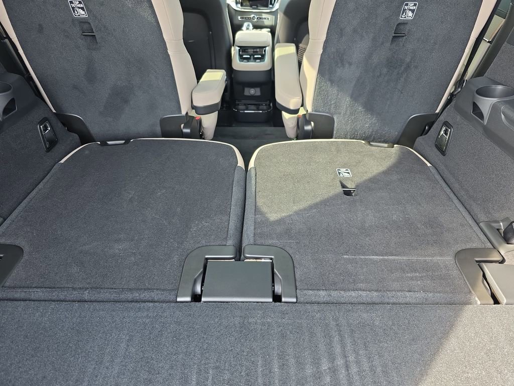 New 2026 Volvo XC90 B6 Plus w/ Protection Package Premier image 14