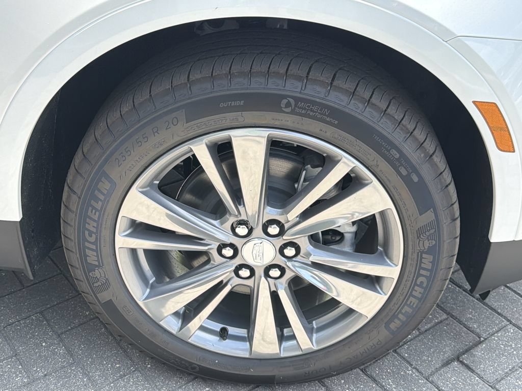 New 2026 Cadillac XT5 Premium Luxury w/ Driver Assist Package FWD image 9