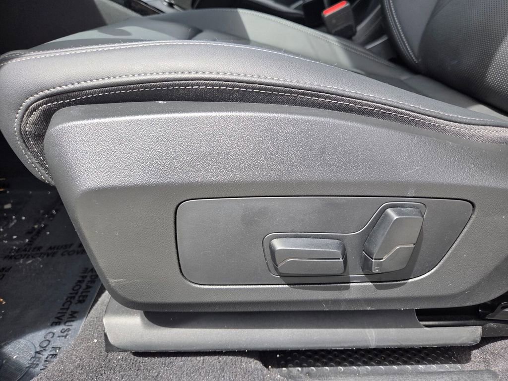 Used 2026 BMW X2 xDrive28i AWD/4WD image 10