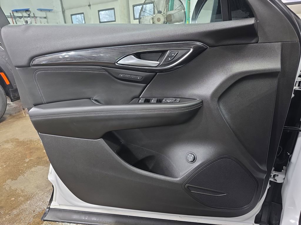 Used 2023 Buick Envision Essence w/ Sport Touring Package image 25