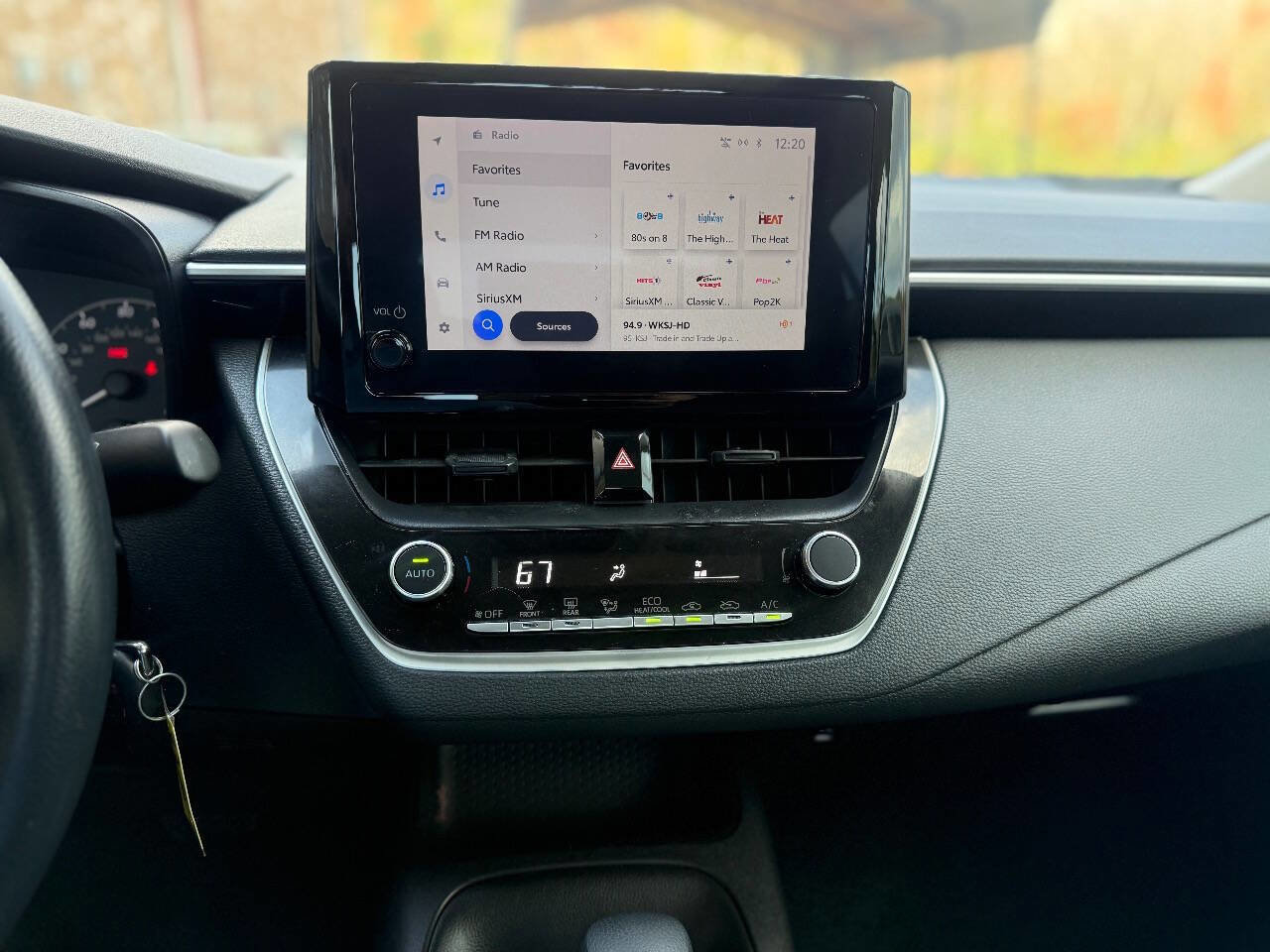 Used 2025 Toyota Corolla LE image 12