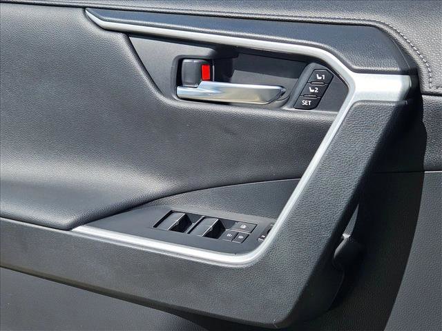 Used 2019 Toyota RAV4 Limited w/ Advanced Technology Package AWD/4WD image 11