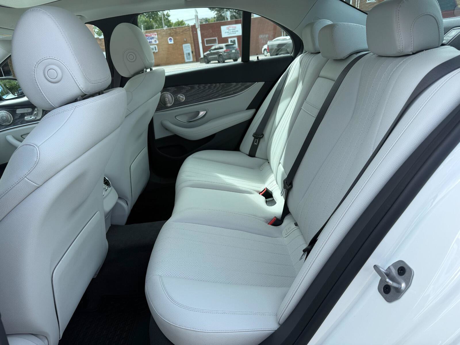 Used 2021 Mercedes-Benz E 350 4MATIC Sedan image 14