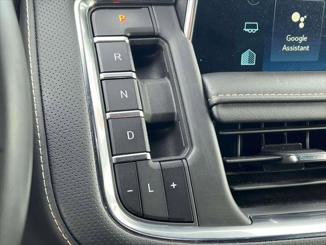 Used 2024 Chevrolet Suburban Premier image 25