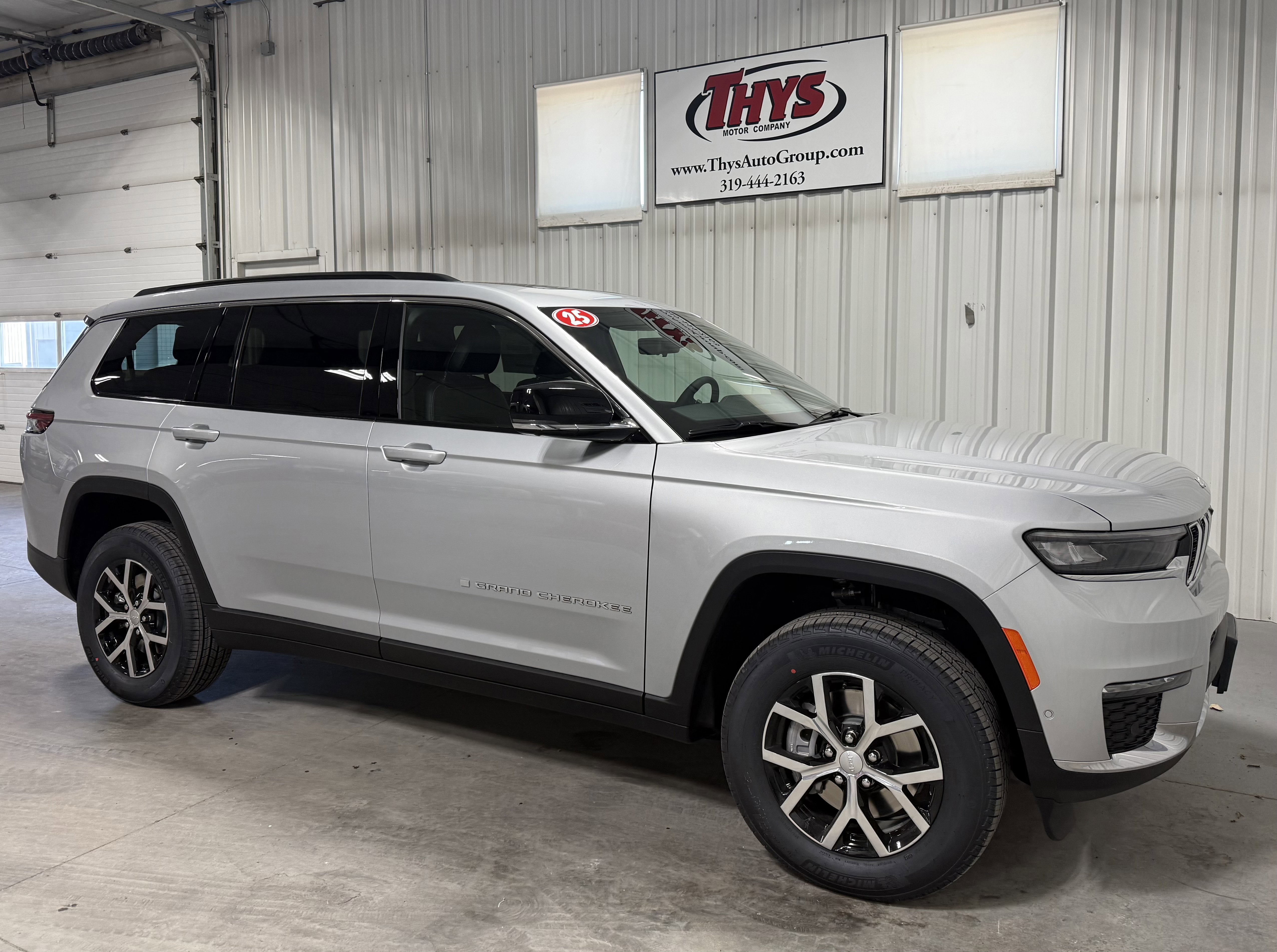 New 2025 Jeep Grand Cherokee L Limited image 1