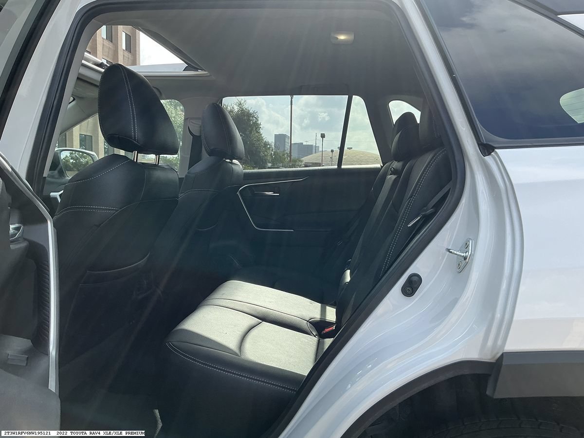 Used 2022 Toyota RAV4 XLE w/ Convenience Package FWD image 9