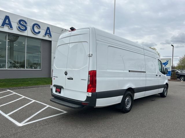 Used 2024 Mercedes-Benz Sprinter 2500 image 7