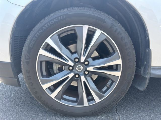 Used 2019 Nissan Pathfinder Platinum FWD image 6