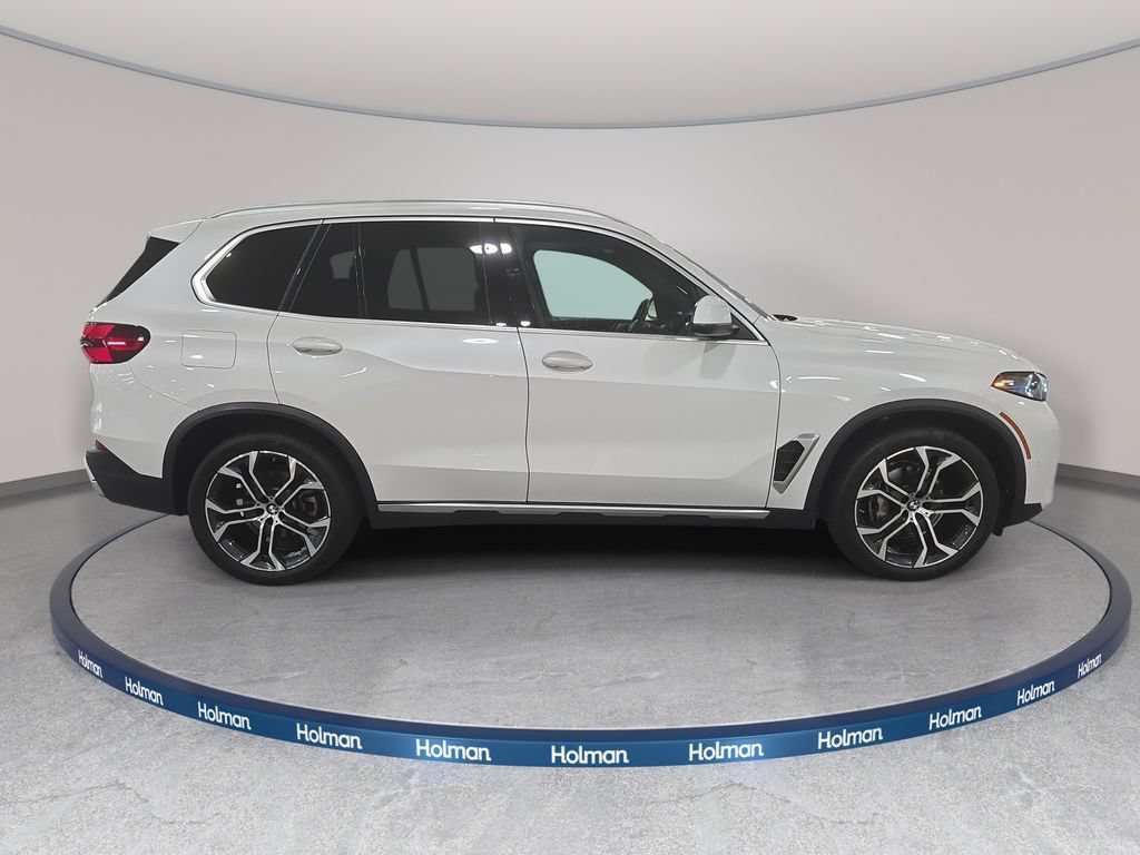 Certified 2024 BMW X5 xDrive40i w/ Premium Package AWD/4WD image 4