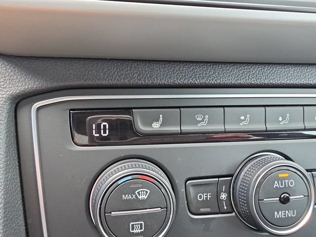 Used 2021 Volkswagen Atlas Cross Sport SE w/ Panoramic Sunroof Package FWD image 20
