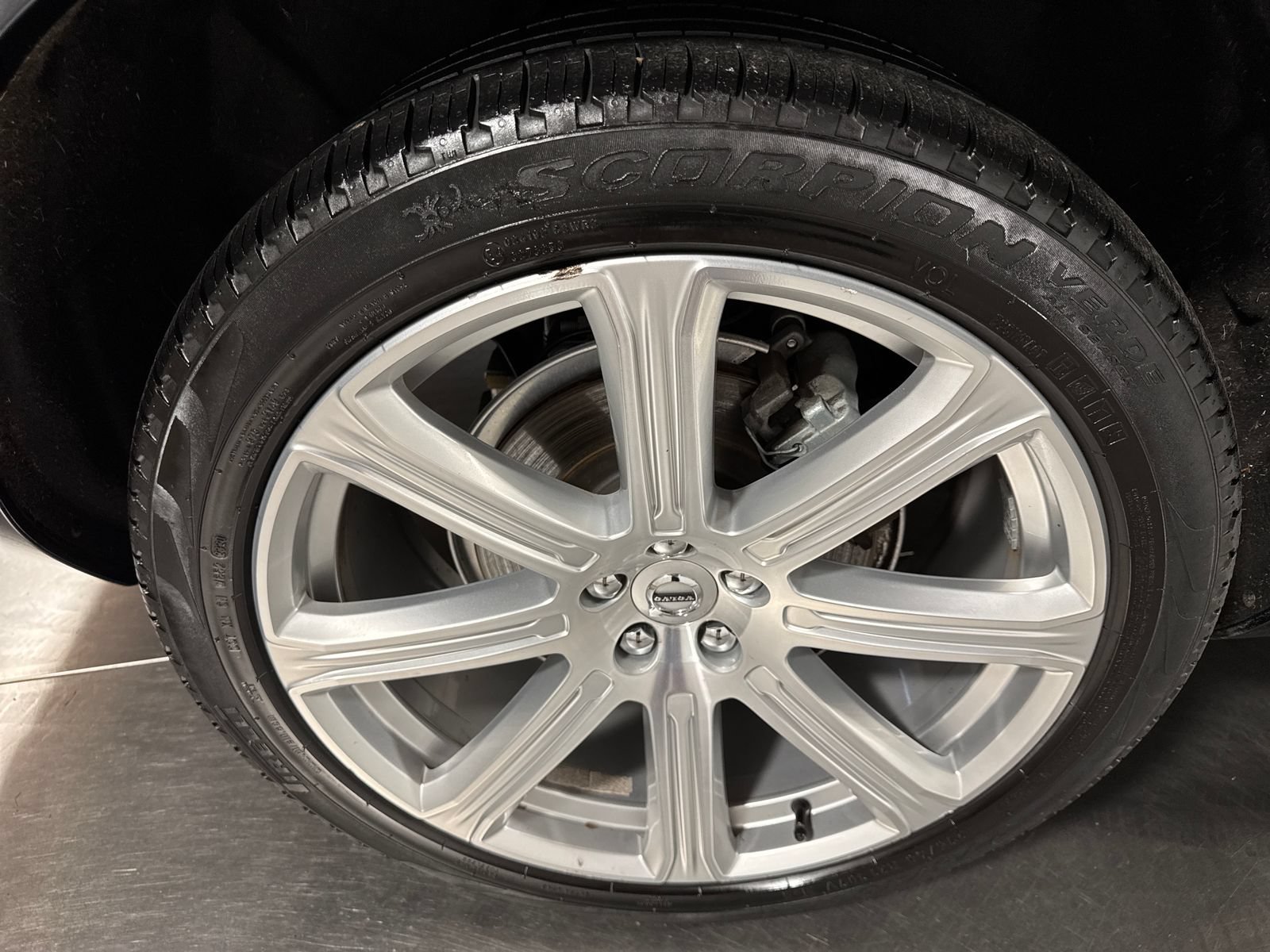 Used 2019 Volvo XC90 T6 Momentum w/ Advanced Package AWD/4WD image 13