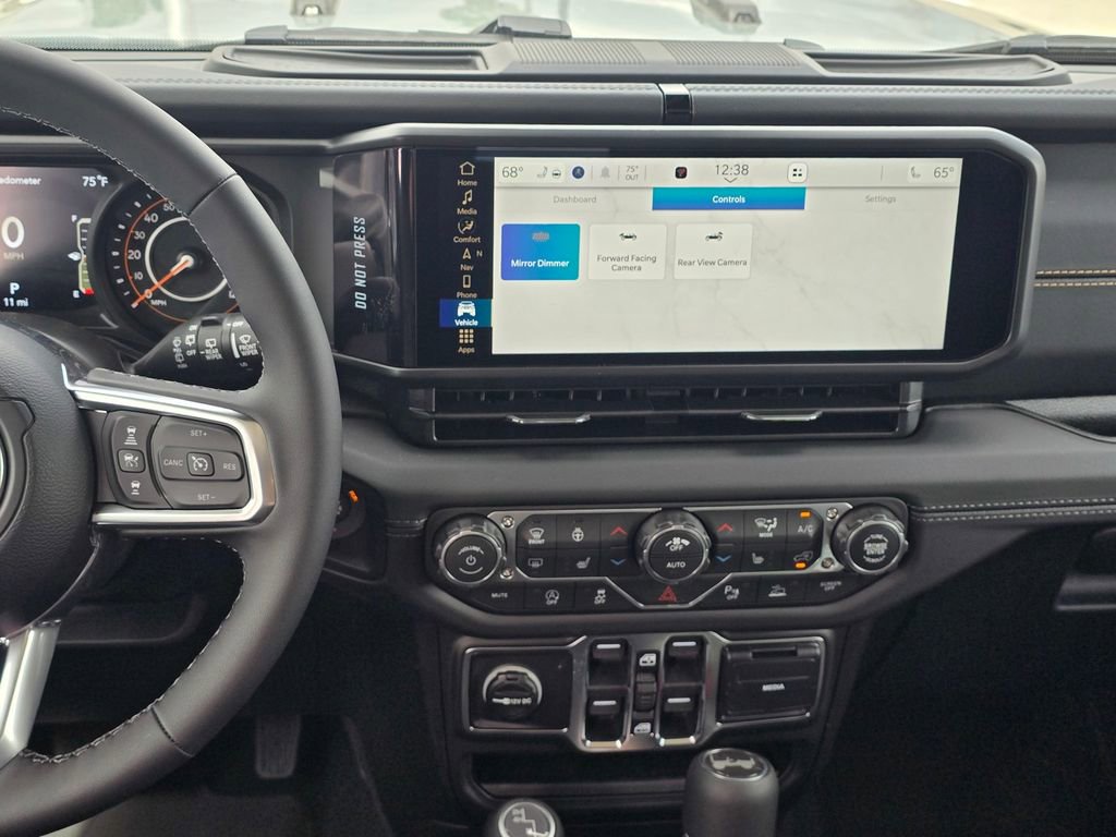 New 2026 Jeep Wrangler Unlimited Sahara AWD/4WD image 15