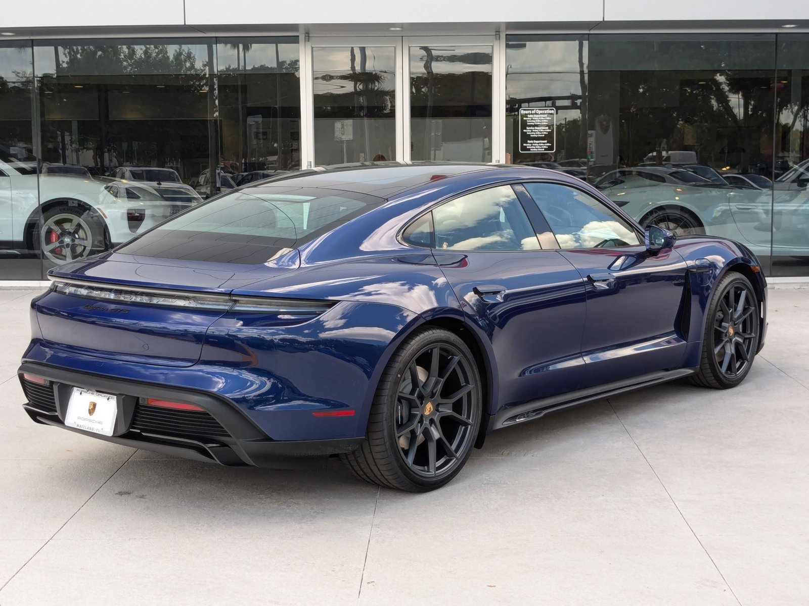 New 2025 Porsche Taycan GTS AWD/4WD image 9