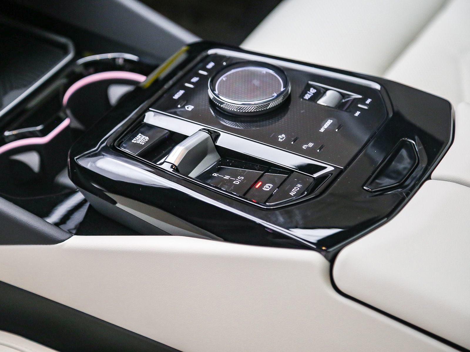 New 2027 BMW 550e xDrive AWD/4WD image 22