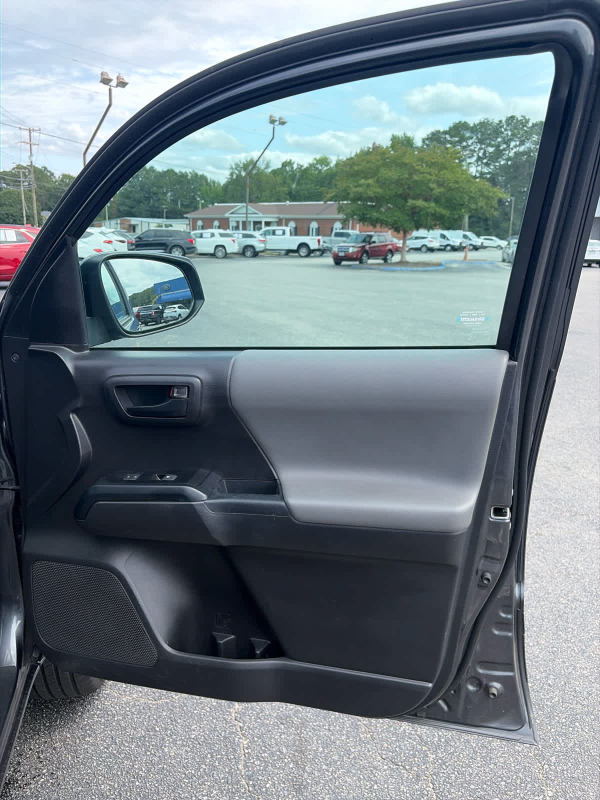 Used 2023 Toyota Tacoma SR AWD/4WD image 21