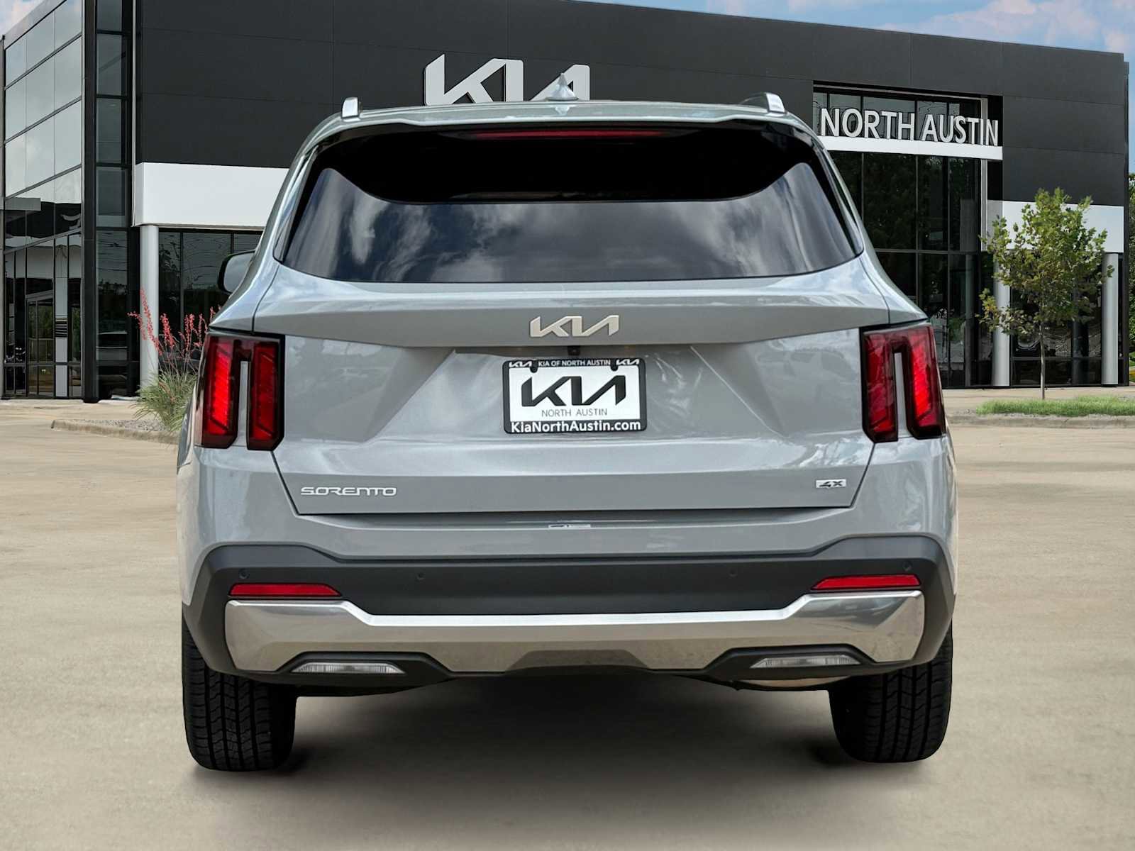 Certified 2024 Kia Sorento S w/ Panoramic Sunroof Package AWD/4WD image 7