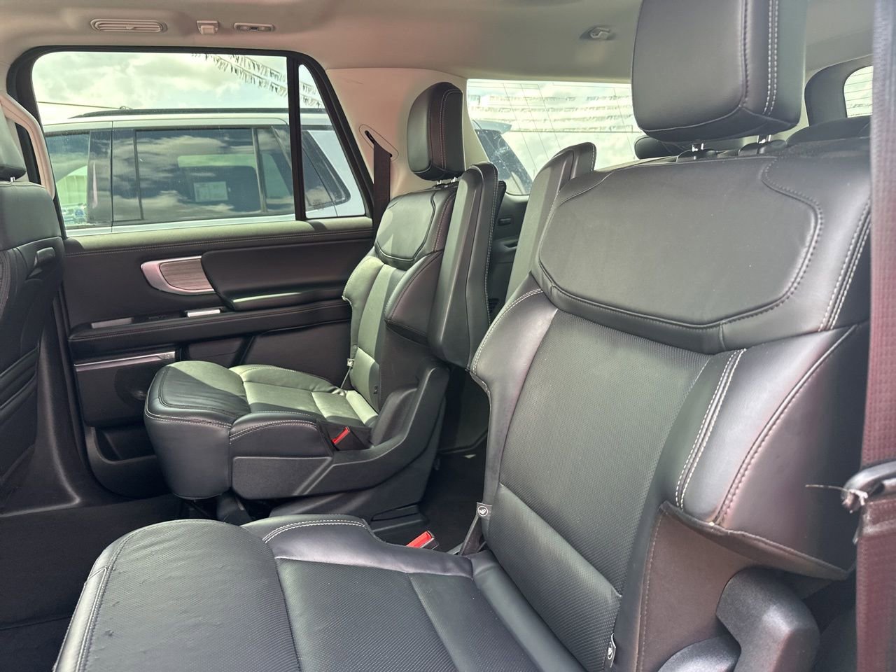 Used 2025 Ford Expedition Max Platinum image 12